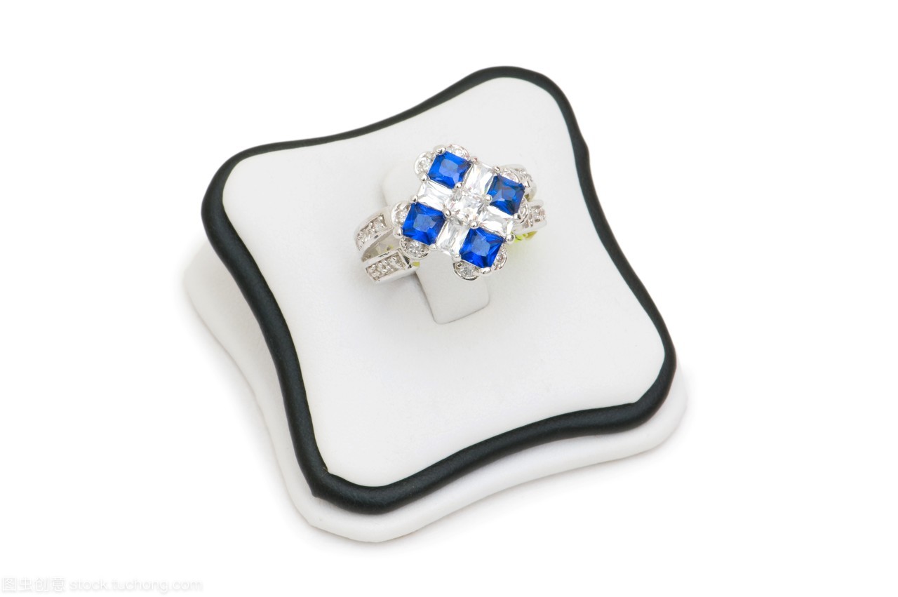 装饰,黄铜,胸针,黑,时尚,风尚,孤立,黄铜制品,流行,零件,配景,丽人,配件,奢侈品,侈靡,奢侈,奢靡,华侈,豪侈,豪华,美丽,发亮,戒指,黄金,白银,白色,白,纸箱,皎白,石头,秀丽,宝石,珠宝,饰物,单独孤立,布景,俏丽,纯银,金属,珍贵,首饰,背景,白金,钻石,装点,发光,玄色,银,黑色,金,贵重物品,孤单,细软,美,铂金,圈,盒子,垂饰,孤立单独的