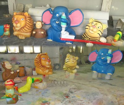 玻璃钢卡通门头雕塑形象可爱装饰汕尾大厦